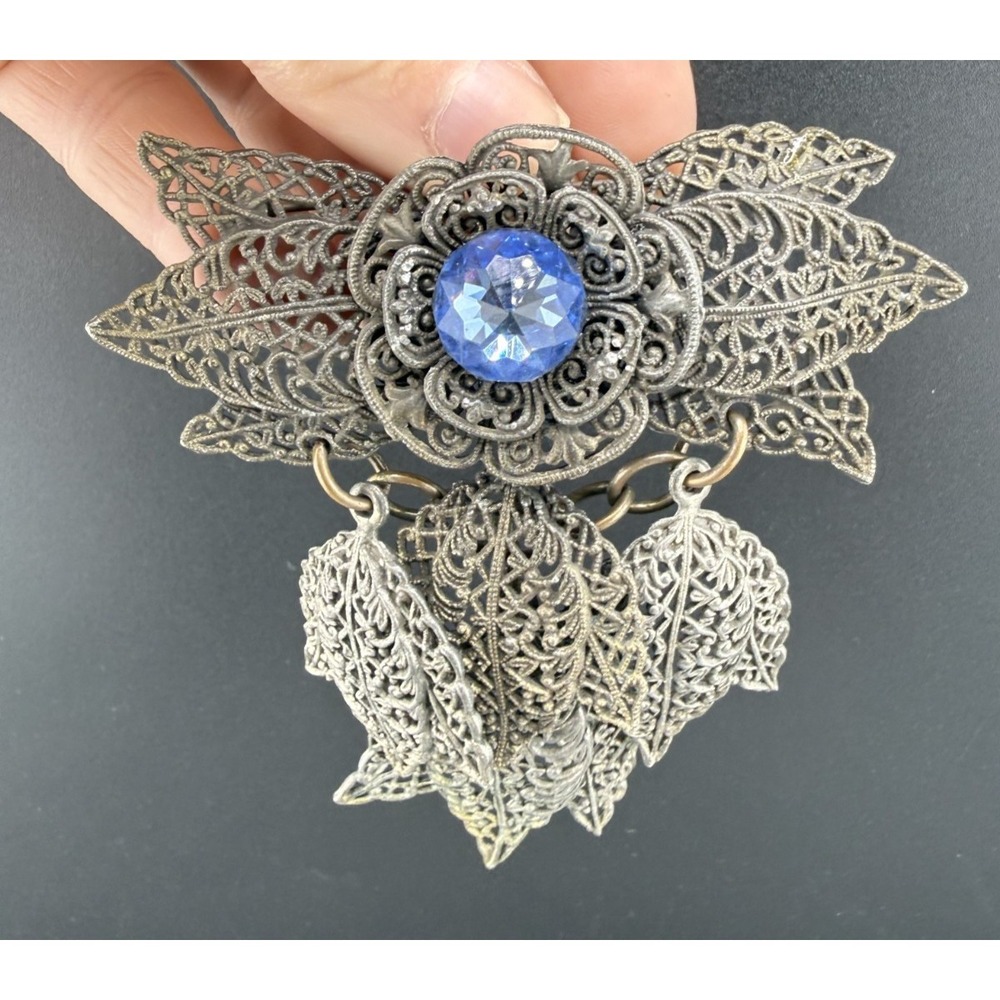 Vintage Filigree Leaf Brooch‎ Blue Rhinestone Silver Tone